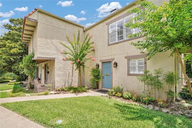 Building Photo - 3611 Las Colinas Dr