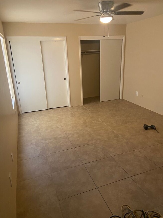 Building Photo - 913 Nimrod Ct