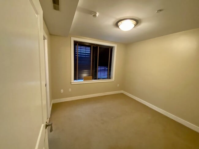 Building Photo - 4300 Spruce St