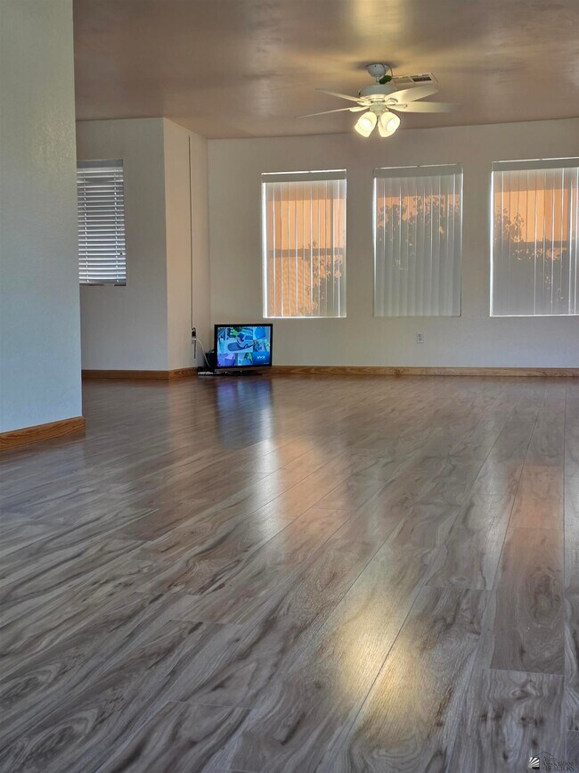 Building Photo - 3134 W 30th St