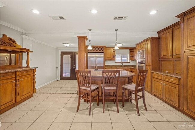 Building Photo - 16 Chaparral