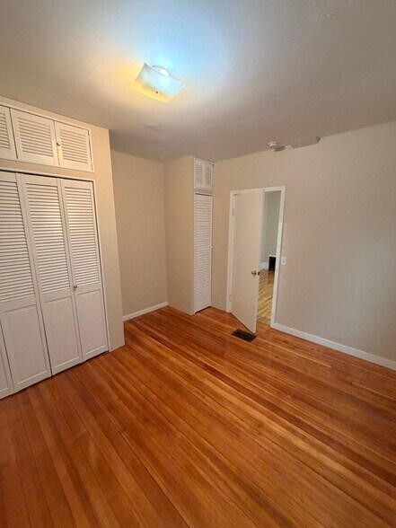 Building Photo - 14 Maine Ave