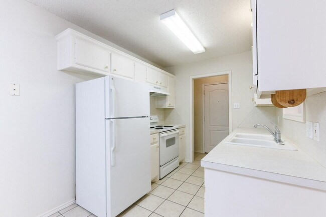 Building Photo - 2614 81st St