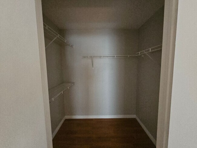 Building Photo - 1 Bedroom Condo located at Bella Club