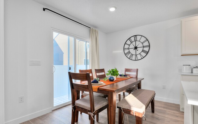 Building Photo - 1487 E 690 N