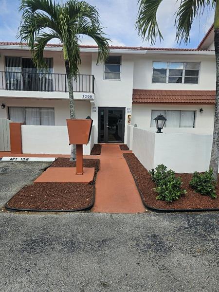 Building Photo - 3200 Coral Springs Dr