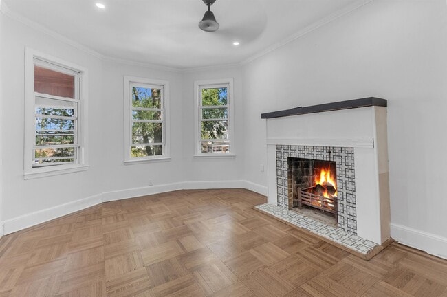 Building Photo - 1121 Avenue C