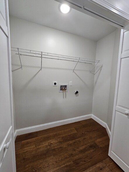 Building Photo - 12 Woodford St