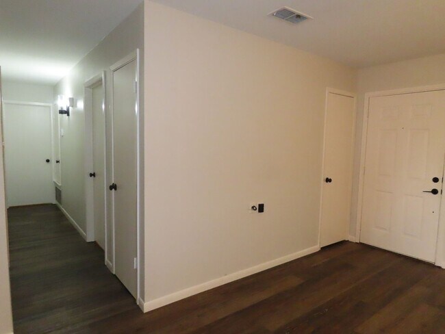 Building Photo - Spacious 4-Bedroom Home in Whitehouse ISD – Pet-Friendly with Large Fenced Yard! Bonus: Lawncare ...