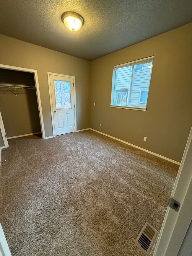 Building Photo - gar399