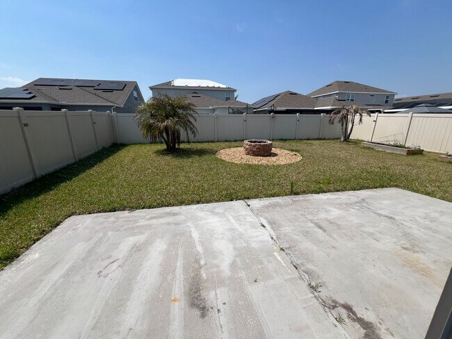 Building Photo - Spacious 3-Bed/2-Bath Rental in Sola Vista – Modern Comfort Meets Florida Living!