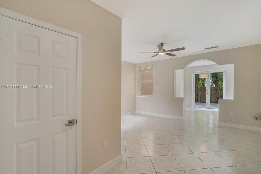 Building Photo - 4882 NW 108th Psge