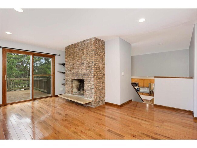 Building Photo - 8666 Windward Cir