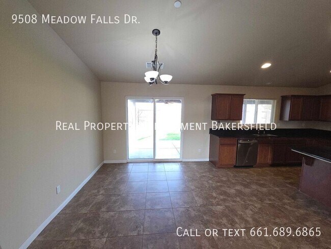 Building Photo - 9508 Meadow Falls Dr