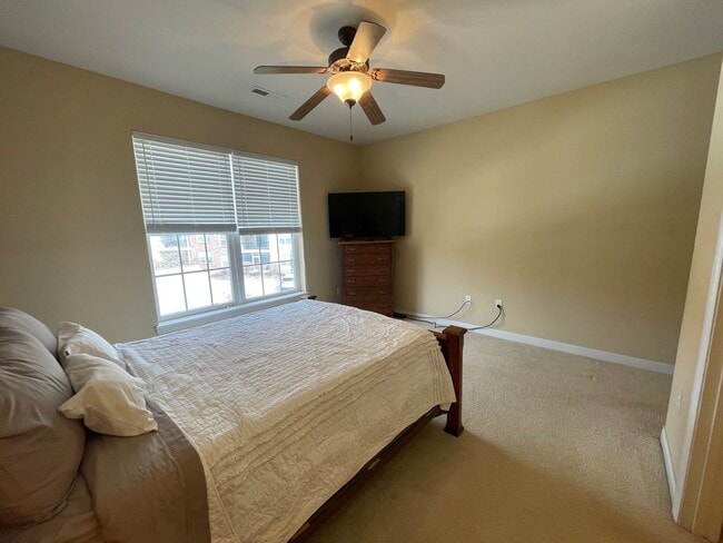 Building Photo - Fully-Furnished 3 Bedroom Condo in Smithton Crossing - Perfect for Traveling Professionals!