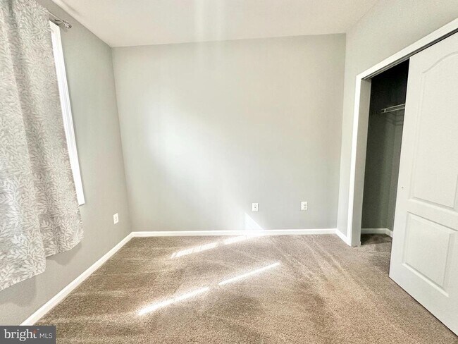 Building Photo - 43158 Whelplehill Terrace