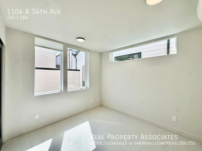 Building Photo - 1104 A 34th Ave