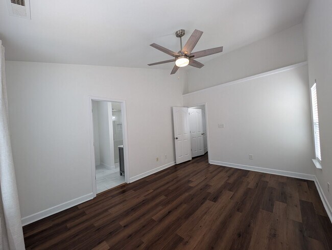 Building Photo - Pristine End Unit Townhome located in the Prosperity Place community!