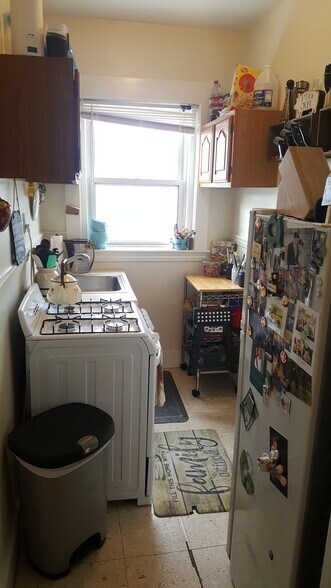 Building Photo - 163 Summer St