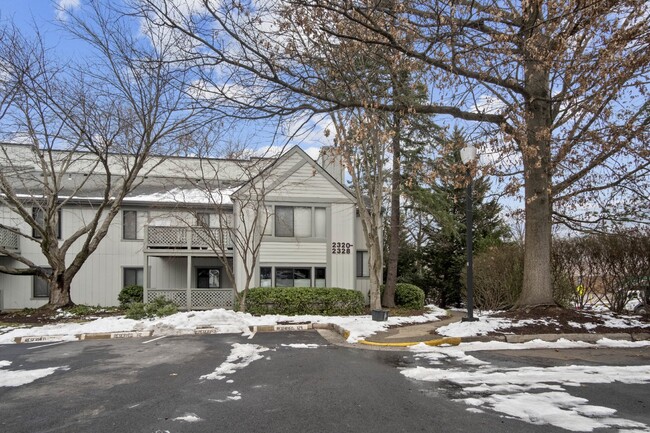 Building Photo - Amazing Hunters Crossing Condo!