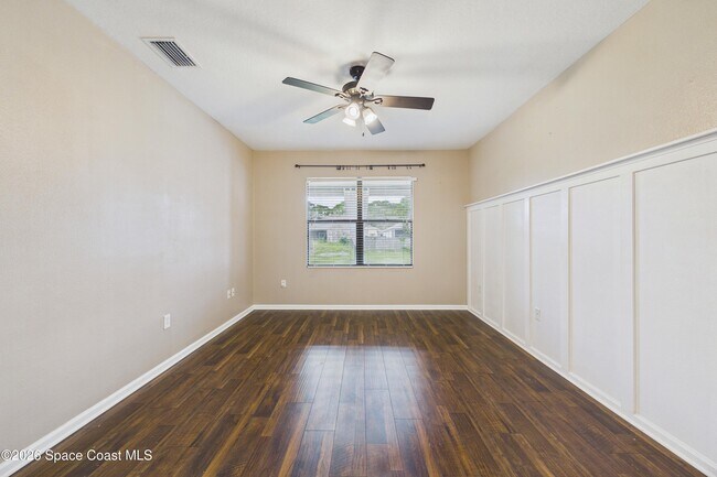 Building Photo - 551 Loxley Ct
