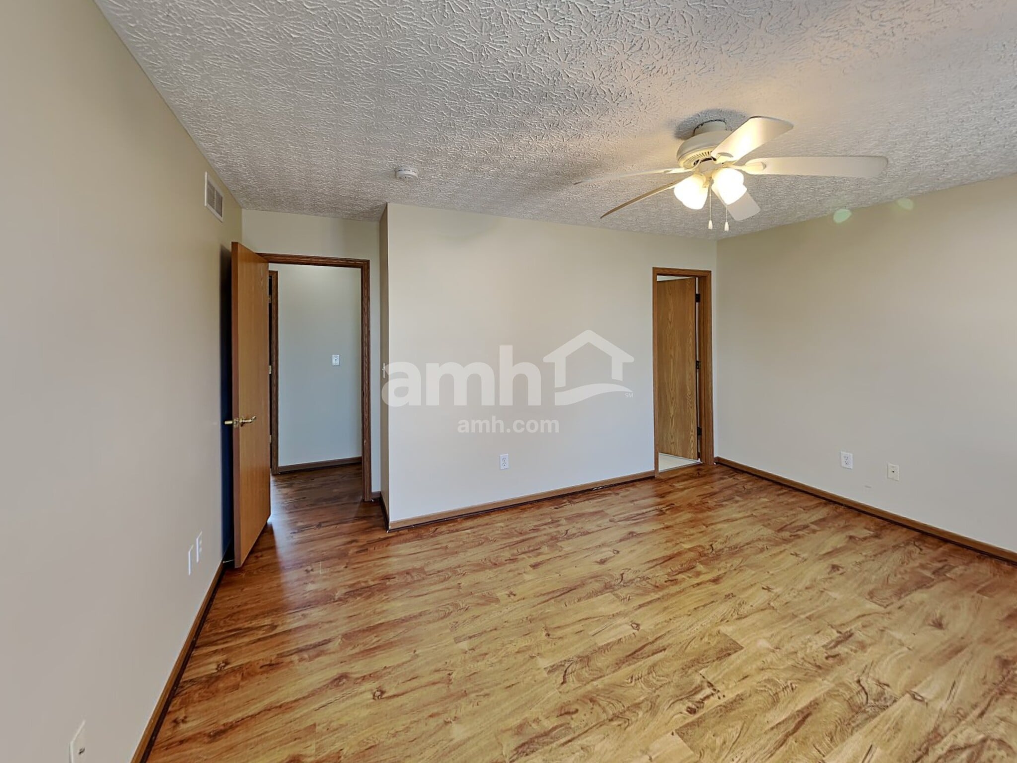 Building Photo - 5895 Westbend Dr