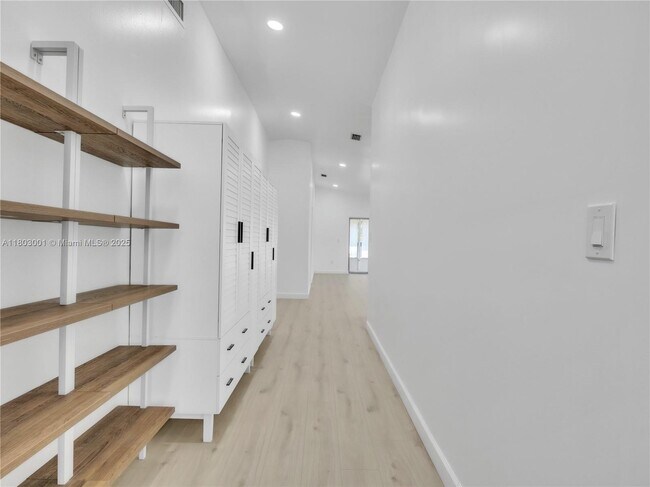 Building Photo - 7172 SW 22nd St