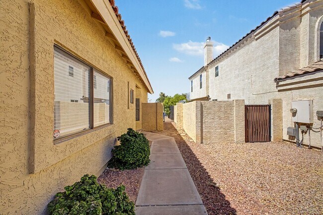 Building Photo - 184 S Willow Creek St