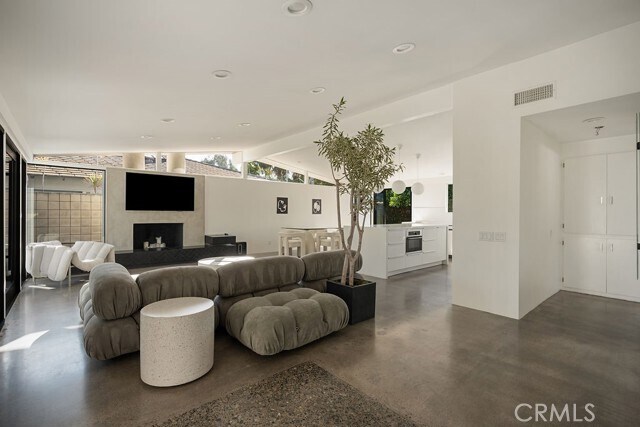 Building Photo - 2015 Irvine Ave