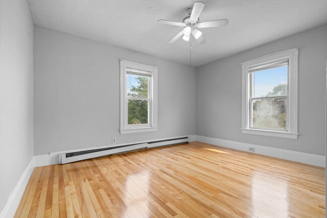 Building Photo - 106 Bismark St