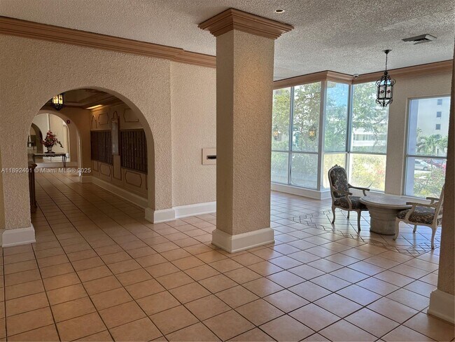 Building Photo - 18021 Biscayne Blvd