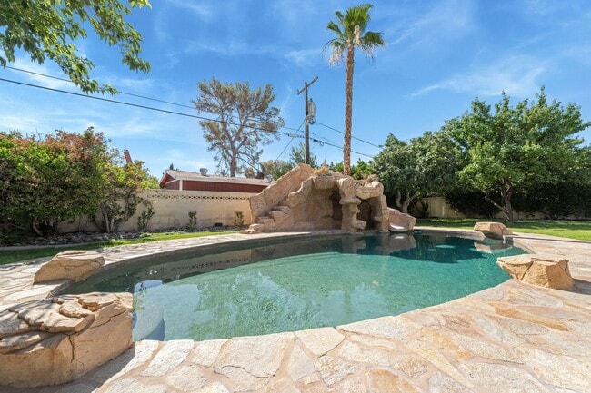 Building Photo - A stunning custom estate nestled in the pr...