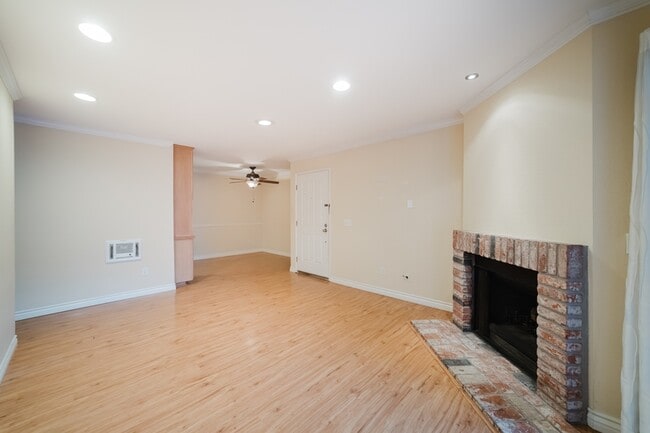 Building Photo - 1760 S El Camino Real