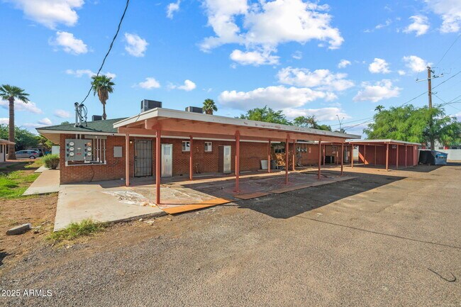 Building Photo - 1940 W Amelia Ave