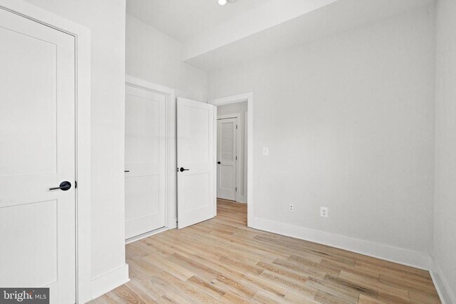 Building Photo - 1130 Penn St NE