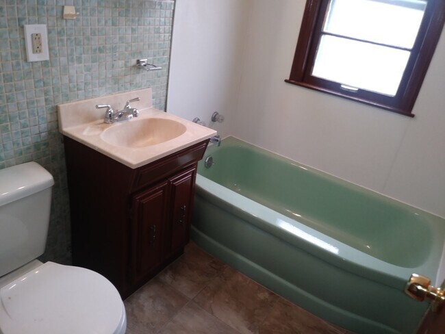 Building Photo - 4612-14 N 46th St