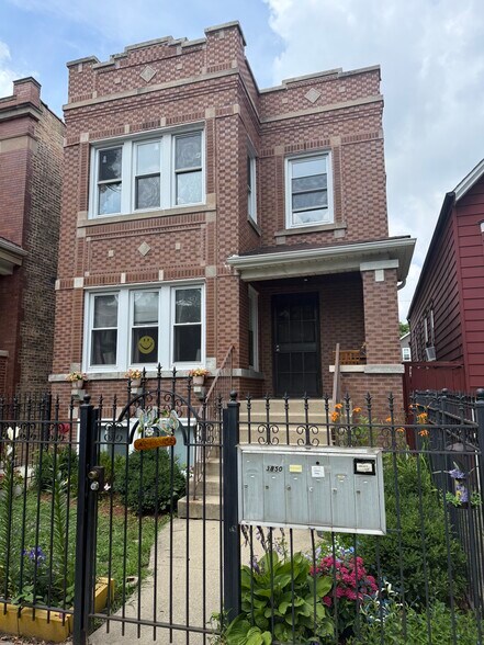 Building Photo - 3850 N Bernard St