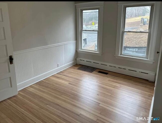 Building Photo - 151 Sunnyside Ave