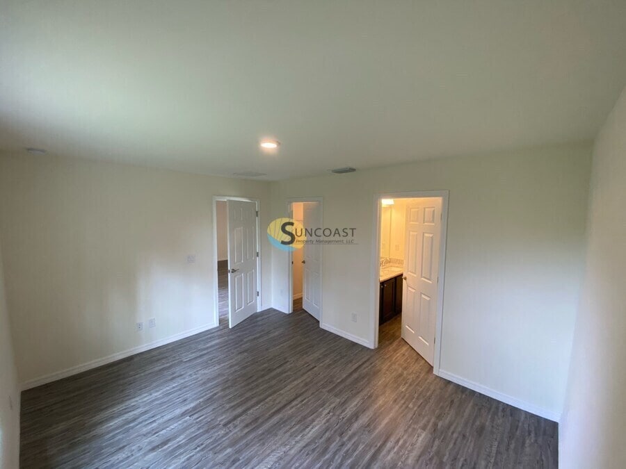 Building Photo - 1035 Nomad Rd