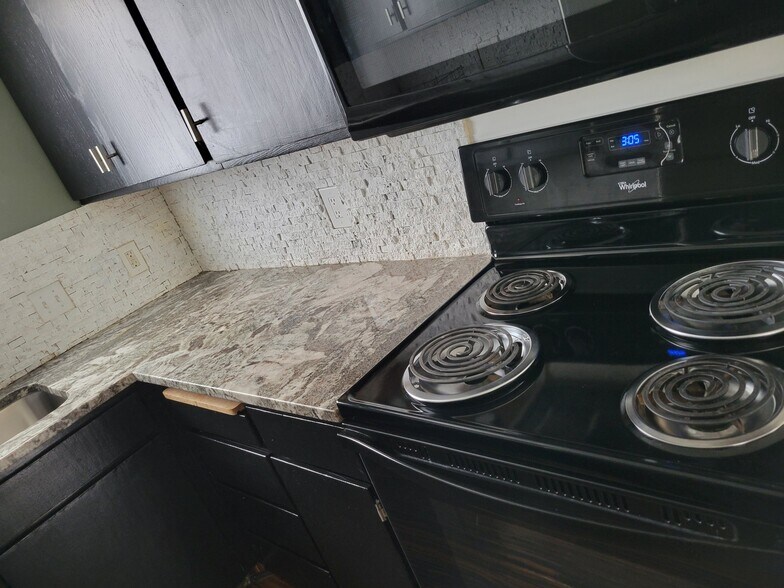 Building Photo - 8095 Twain Cir