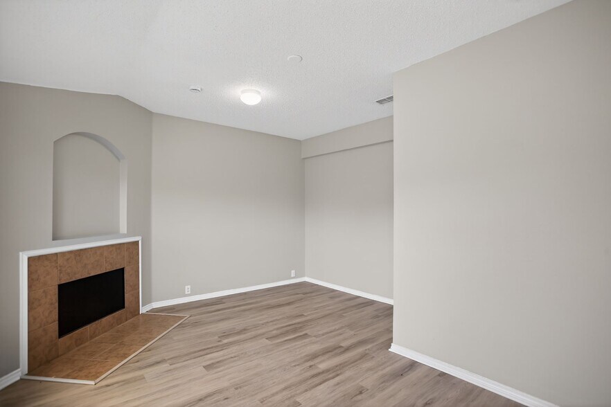 Building Photo - 4608 Merlot Dr