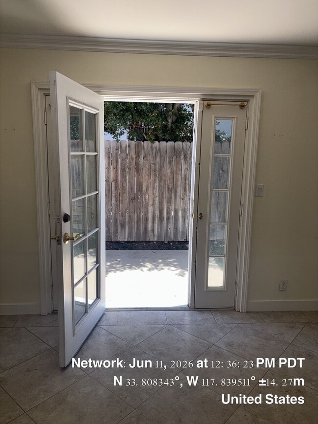 Building Photo - Two bed 1.5 bath townhome available now.