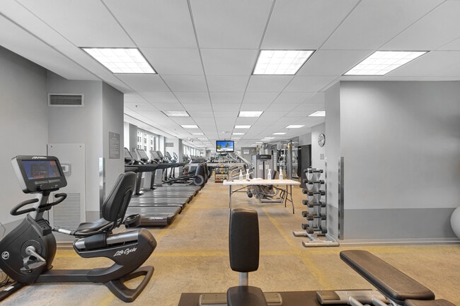 Building Photo - 33 W Ontario St