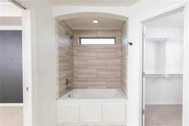 Building Photo - 4405 W Anthem Dr