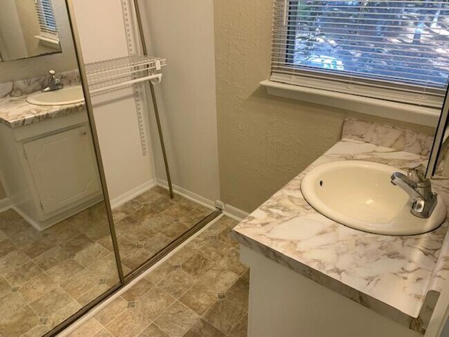 Building Photo - 1200A Falls Church Rd., Raleigh - Bev Roberts Rentals & Property Management