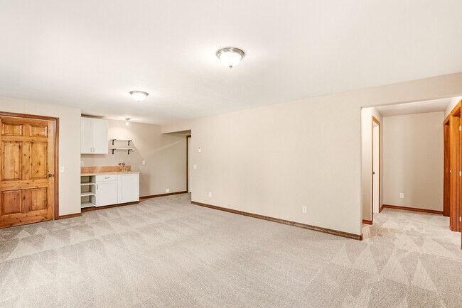 Building Photo - 11830 N Bedivere Dr