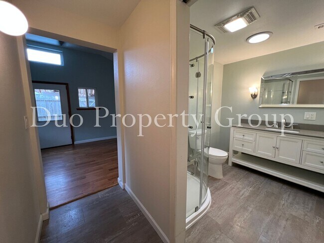 Building Photo - Edgewood South Eugene Home