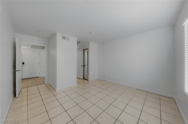 Building Photo - 2101 Blue Breeze Dr