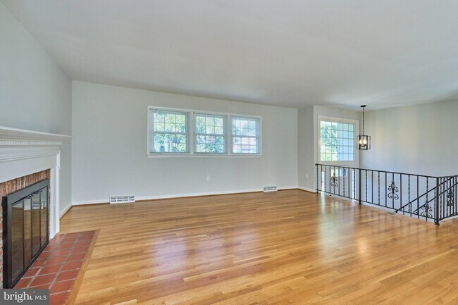 Building Photo - 2807 Schafflind Ct