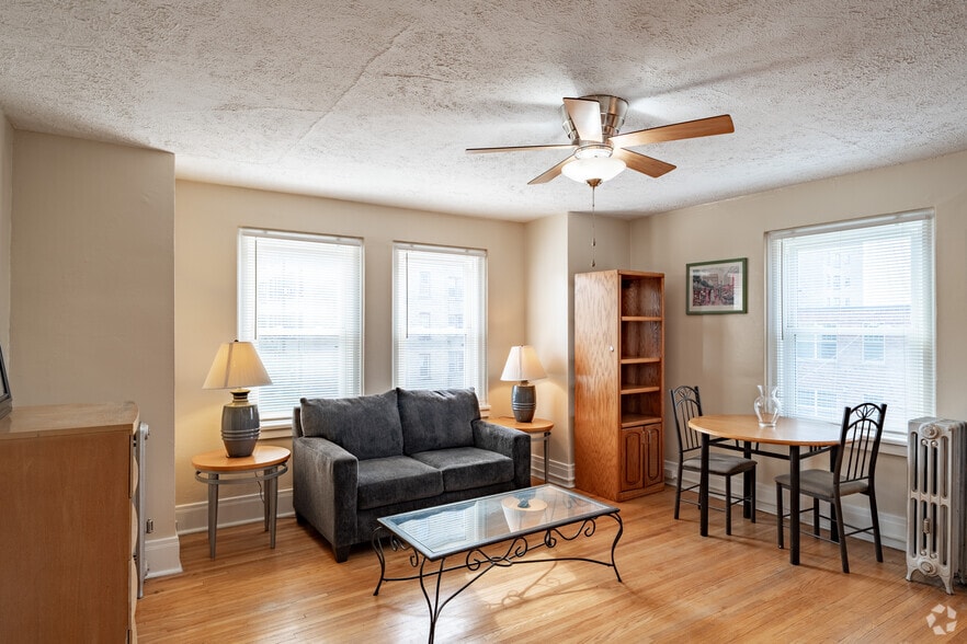 Primary Photo - Willow Grove Apartments